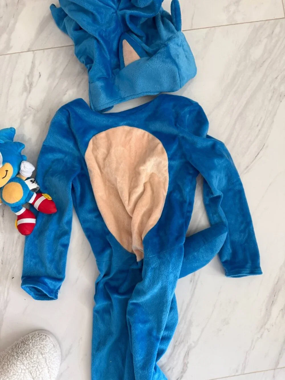 Sonic the Hedgehog 2 Kids Costume PLUS Plush Sonic Bundle Medium 7-8 Halloween